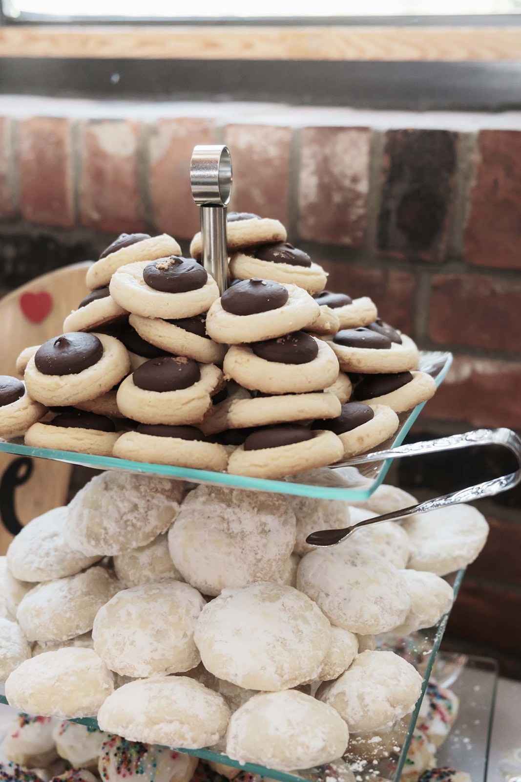 Tiered cookie display